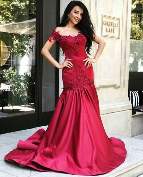 burgundy off the shoulder mermaid evening dress lace appliques flowers sweep train satin formal prom party gowns, Black;red
burgundy off the shoulder mermaid evening dress lace appliques flowers sweep train satin formal prom party gowns, Black;red