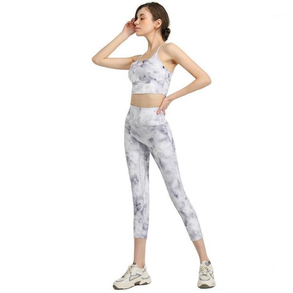yoga outfit sport woman fitness bra and leggings set two-piece nylon print stretch dance running workout gym clothes athletic suit 
yoga outfit sport woman fitness bra and leggings set two-piece nylon print stretch dance running workout gym clothes athletic suit