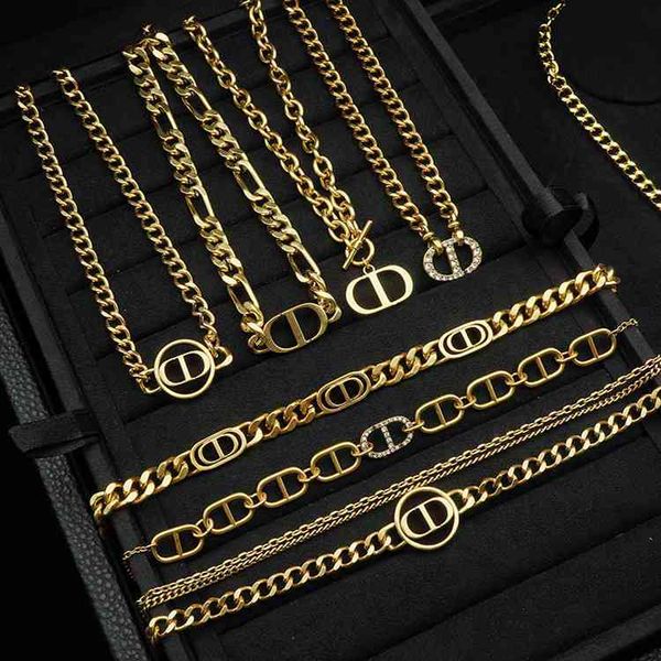 luxury designer fashion necklace / home cd pig nose letter star net red ins short neck chain, Red;brown
luxury designer fashion necklace / home cd pig nose letter star net red ins short neck chain, Red;brown