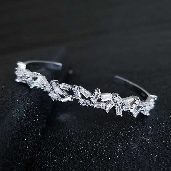 other bracelets 2021 trendy princess bangle for women open anniversary gift jewelry wholesale valentine's day s5215, Golden;silver
other bracelets 2021 trendy princess bangle for women open anniversary gift jewelry wholesale valentine's day s5215, Golden;silver