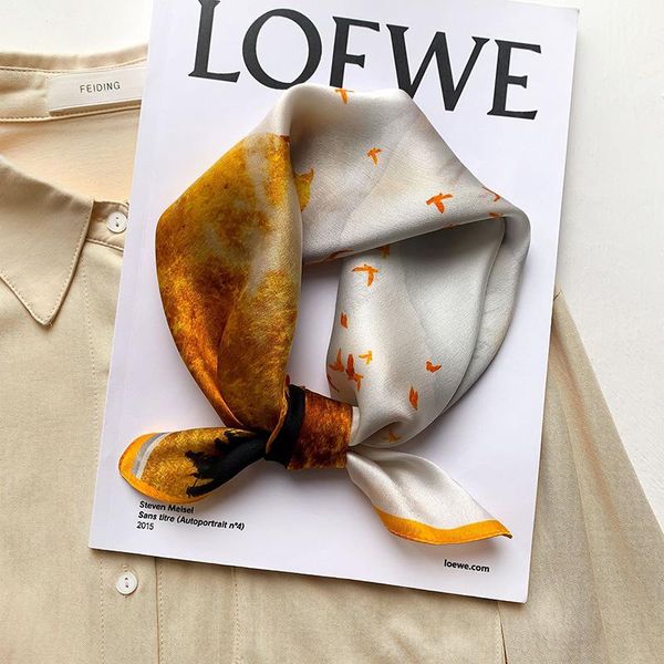 scarves 100% silk women neck hairband elegant floral pring 2021 arrive neckerchief bandana small square female, Blue;gray
scarves 100% silk women neck hairband elegant floral pring 2021 arrive neckerchief bandana small square female, Blue;gray