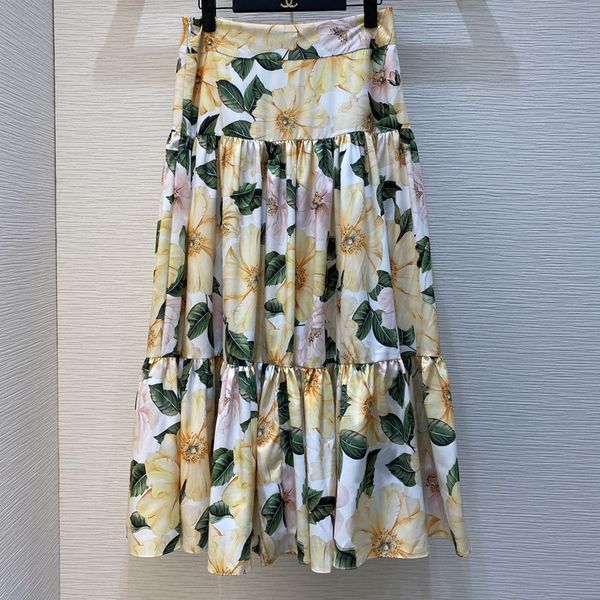 skirt spring summer runway designers fashion high floral waist print aline skirts, Black 
skirt spring summer runway designers fashion high floral waist print aline skirts, Black