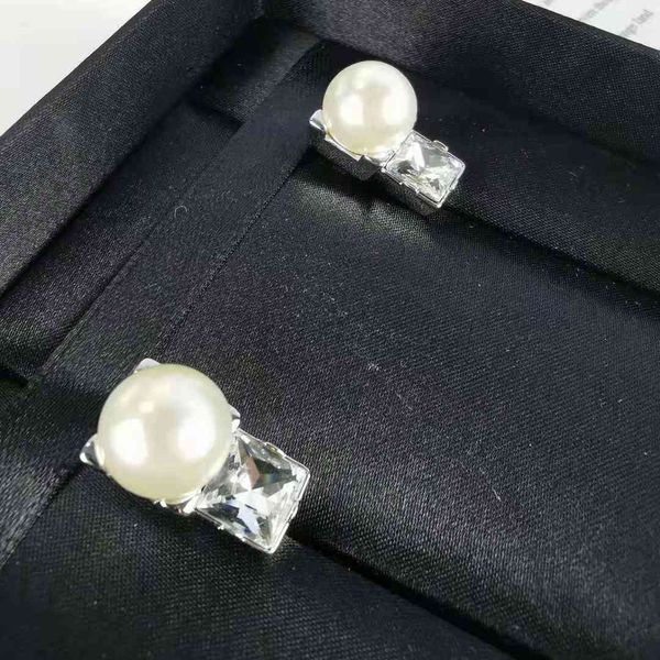 special offer 70% off miao family's new imitation crystal pearl square diamond earrings, Golden;silver
special offer 70% off miao family's new imitation crystal pearl square diamond earrings, Golden;silver