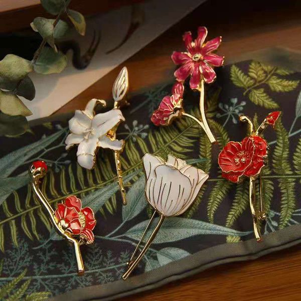 brooches flower lily poppy cosmos tulip 4 color for light-colored clothes alloy material for elegant and lovely people, Gray 
brooches flower lily poppy cosmos tulip 4 color for light-colored clothes alloy material for elegant and lovely people, Gray