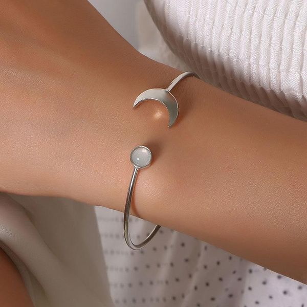 charm bracelets moonlight series niche design open bracelet retro port style sweet resin stone korean version of cold wind, Golden;silver
charm bracelets moonlight series niche design open bracelet retro port style sweet resin stone korean version of cold wind, Golden;silver