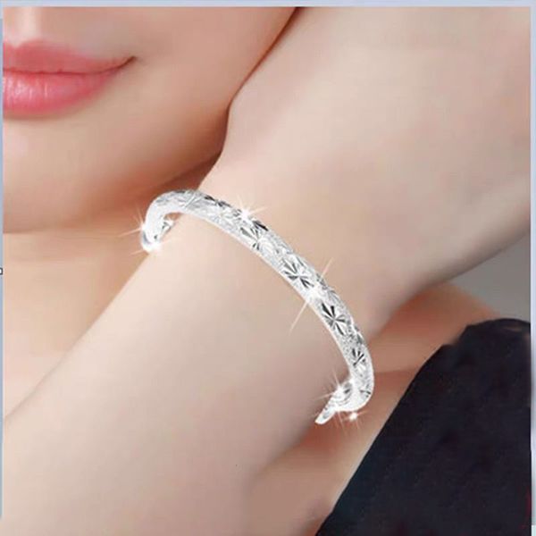 hand catenary 925 silver plated solid star full belly star romc flower bracelet, Golden;silver
hand catenary 925 silver plated solid star full belly star romc flower bracelet, Golden;silver