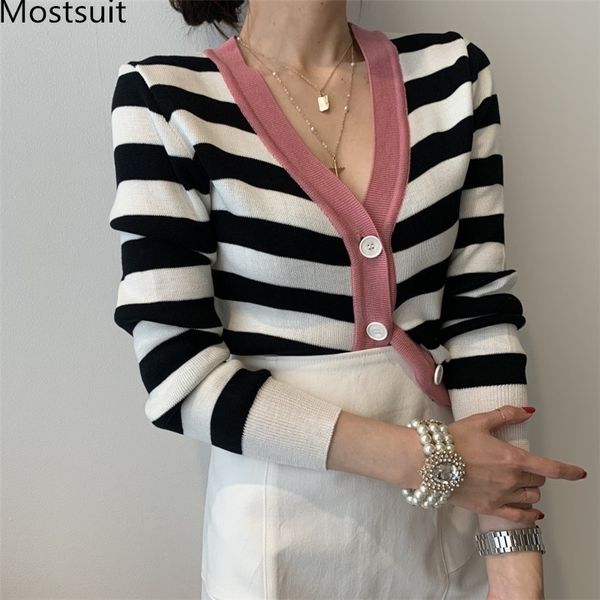 autumn korean striped knitted cardigans sweaters women long sleeve v-neck single-breasted vintage elegant ladies femme 210518, White;black
autumn korean striped knitted cardigans sweaters women long sleeve v-neck single-breasted vintage elegant ladies femme 210518, White;black