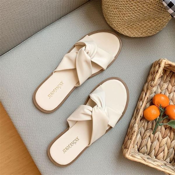 slippers 2021 female summer flat bottom girl gentle bow holiday soft wear beach, Black
slippers 2021 female summer flat bottom girl gentle bow holiday soft wear beach, Black