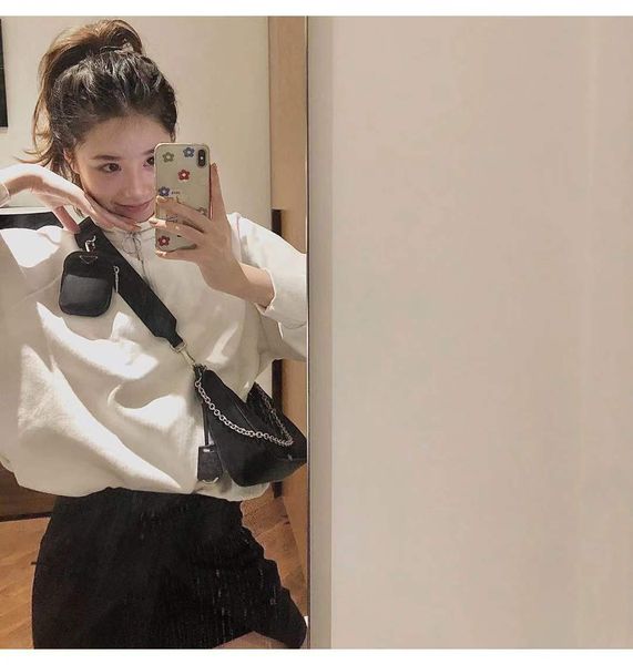 luxury handbags bag women 2021 new summer waterproof nylon hobo three in chain one shoulder slant span bag
luxury handbags bag women 2021 new summer waterproof nylon hobo three in chain one shoulder slant span bag