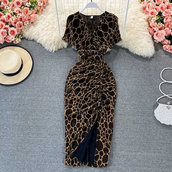 women party midi bodycon dress summer elegant v-neck short sleeve printed vestidos casual slim high waist split robe 2021 y0603, Black;gray
women party midi bodycon dress summer elegant v-neck short sleeve printed vestidos casual slim high waist split robe 2021 y0603, Black;gray