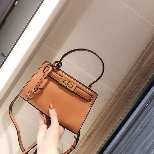 2020 ladies retro fashion ladies handbag grid small chain shoulder messenger bag handbag luxury wallet leather handbag0426
2020 ladies retro fashion ladies handbag grid small chain shoulder messenger bag handbag luxury wallet leather handbag0426