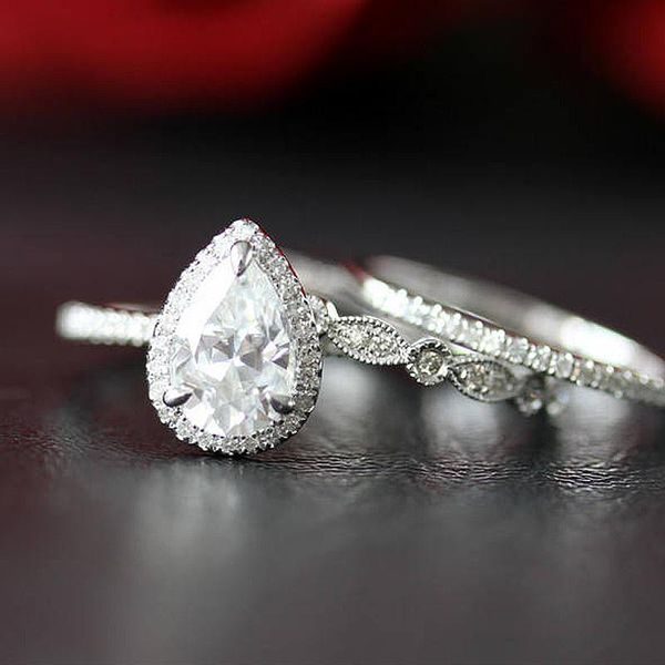 Cluster Rings D Color VVS1 Pear Cut 1.0 5x8mm Moissanite Engagement Ring SeWedding Band Set 14K White Gold, Golden;silver
Cluster Rings D Color VVS1 Pear Cut 1.0 5x8mm Moissanite Engagement Ring SeWedding Band Set 14K White Gold, Golden;silver