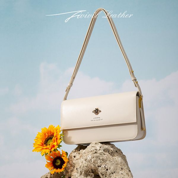 jiuwa 2021 new women's trend single shoulder messenger bag fashion large capacity armpit small square bag
jiuwa 2021 new women's trend single shoulder messenger bag fashion large capacity armpit small square bag