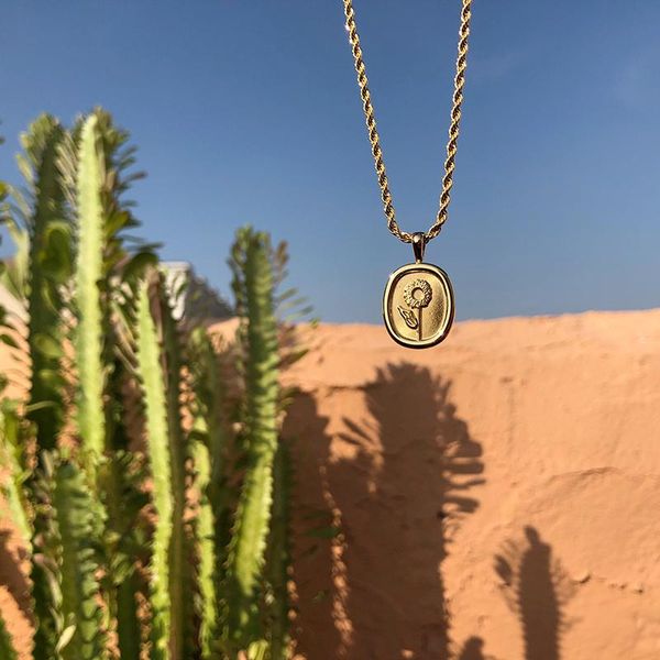 chains non tarnish jewelry sun flower pattern pendant charm for necklace stainless steel women gift, Silver
chains non tarnish jewelry sun flower pattern pendant charm for necklace stainless steel women gift, Silver