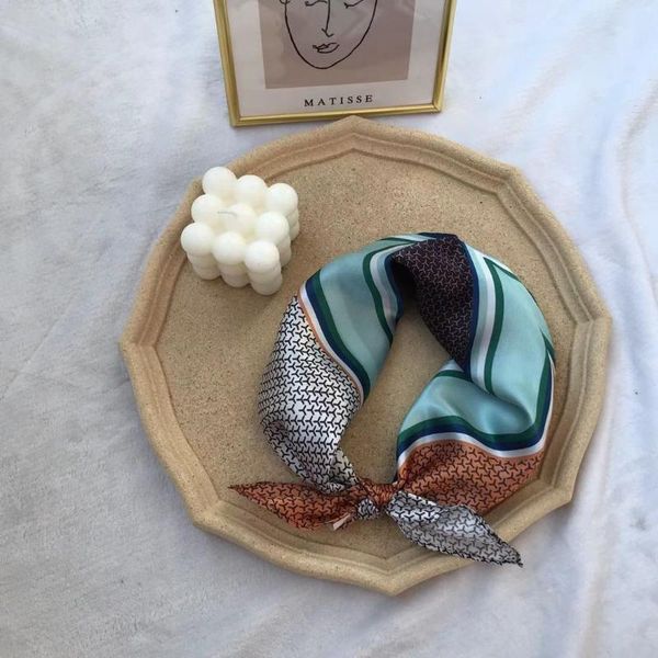 scarves elegant print 100% silk scarf women neckerchief female square headscarf hijab foulard pashmina bandana headband 2021, Blue;gray
scarves elegant print 100% silk scarf women neckerchief female square headscarf hijab foulard pashmina bandana headband 2021, Blue;gray