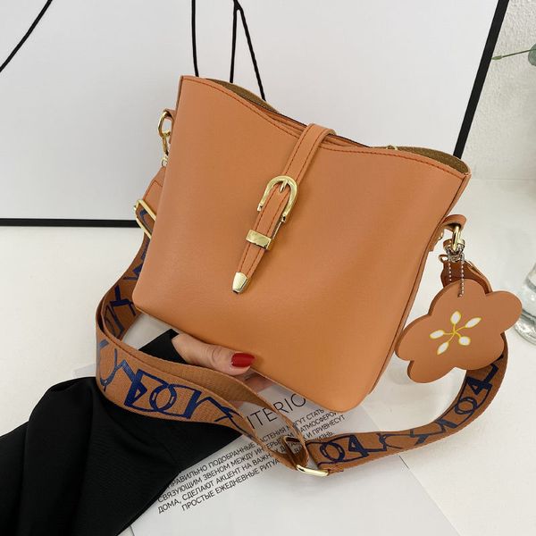 daily bag small bucket bags womens 2021 new trendy fashion trending messenger bag korean style all-matching wide shoulder strap soft leather
daily bag small bucket bags womens 2021 new trendy fashion trending messenger bag korean style all-matching wide shoulder strap soft leather
