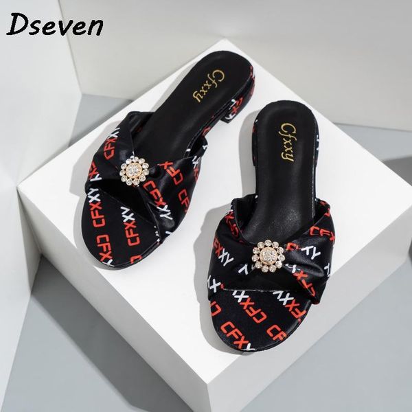 woman fashion flower rhinestone slides ladies summer beach sandals slippers low-heeled women's bling shoes ins size37-42, Black
woman fashion flower rhinestone slides ladies summer beach sandals slippers low-heeled women's bling shoes ins size37-42, Black