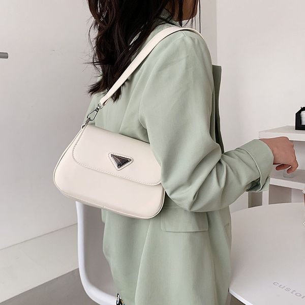 70% factory store beibei shangpin 2021 korean version trend daily street shooting solid color underarm single shoulder diagonal bag
70% factory store beibei shangpin 2021 korean version trend daily street shooting solid color underarm single shoulder diagonal bag
