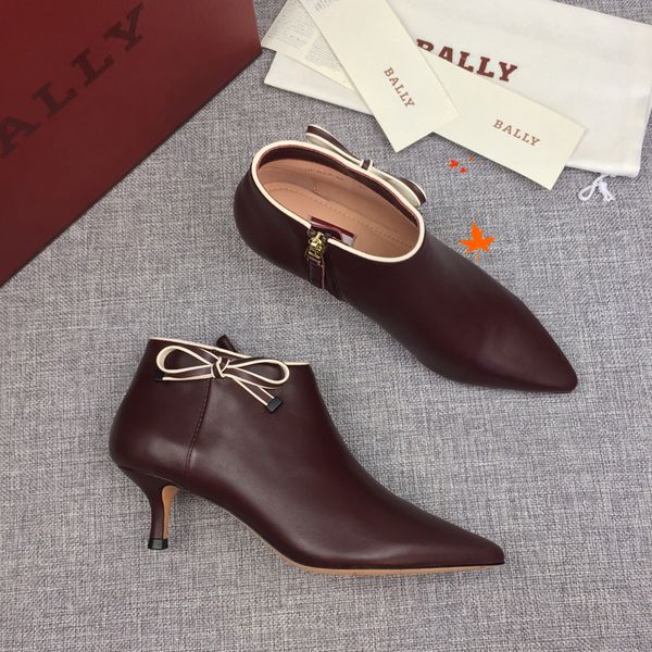 2022 fashion love women boots chunky heel martin laureate boot black white yellow martins woman shoes with box and logo size 35-40 -k141
2022 fashion love women boots chunky heel martin laureate boot black white yellow martins woman shoes with box and logo size 35-40 -k141