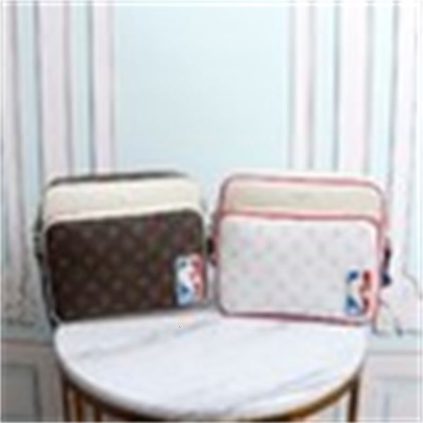 m45584 messenger bag men messenger crossbody bags shoulder bags business bags pouches q54w, Red;black
m45584 messenger bag men messenger crossbody bags shoulder bags business bags pouches q54w, Red;black