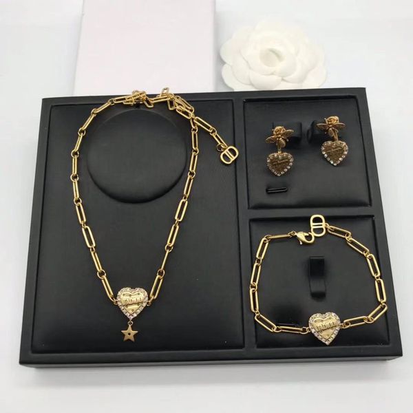 2021 luxury designer jewelry classic ja letter necklace heart-shaped love crystal bracelet net red earrings, Silver
2021 luxury designer jewelry classic ja letter necklace heart-shaped love crystal bracelet net red earrings, Silver