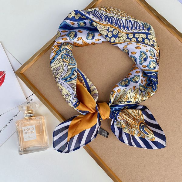 2021 korean spring and summer new 70 square silk printed small stewardess bow tie versatile decorative scarf female, Blue;gray
2021 korean spring and summer new 70 square silk printed small stewardess bow tie versatile decorative scarf female, Blue;gray