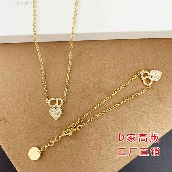 christian/dio necklace d family / dijia cd letter bracelet women temperament love suit, Red;brown
christian/dio necklace d family / dijia cd letter bracelet women temperament love suit, Red;brown