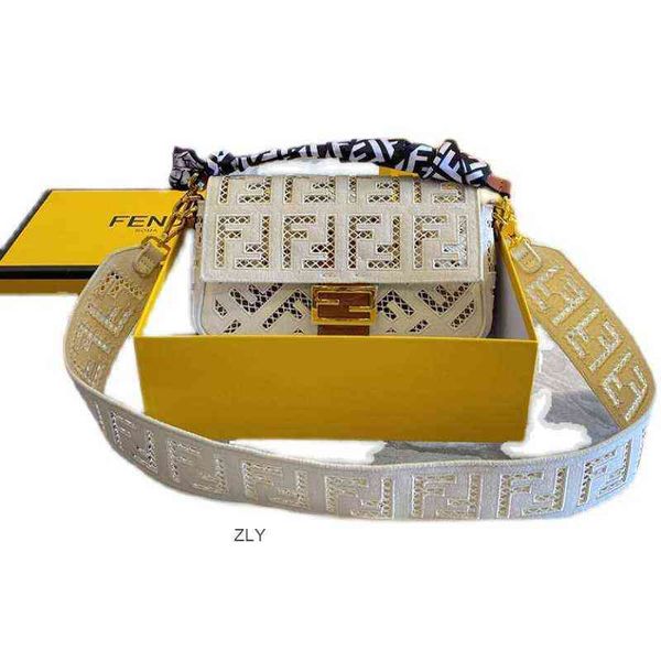 2021 summer new ff letter canvas hollow out staff bag versatile single shoulder messenger bag female versatile fashion trend zly
2021 summer new ff letter canvas hollow out staff bag versatile single shoulder messenger bag female versatile fashion trend zly