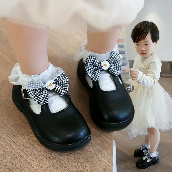 girls' leather shoes 2021 spring korean bowknot soft sole girls princess fashion toddler pu retro hollow out flat, Black;grey
girls' leather shoes 2021 spring korean bowknot soft sole girls princess fashion toddler pu retro hollow out flat, Black;grey