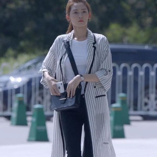 women's trench coats 2021 spring and summer star same stripe thin coat fashion versatile double breasted windbreaker, Tan;black
women's trench coats 2021 spring and summer star same stripe thin coat fashion versatile double breasted windbreaker, Tan;black