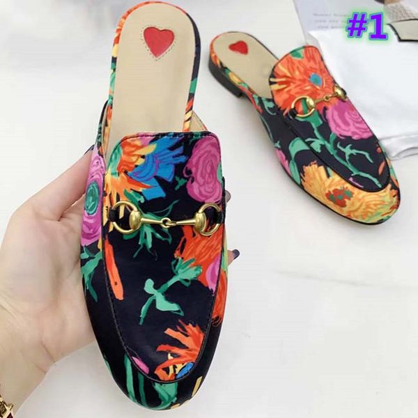 2021 genuine leather woman slippers soft cowhide lazy women shoes mules classic lady metal beach size35-42, Black
2021 genuine leather woman slippers soft cowhide lazy women shoes mules classic lady metal beach size35-42, Black