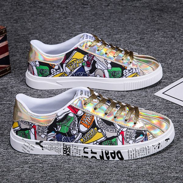 fashion couple shoes graffiti printed glitter shoes sneakers men classic shell toe shiny golden flats hip hop men shoes casual
fashion couple shoes graffiti printed glitter shoes sneakers men classic shell toe shiny golden flats hip hop men shoes casual