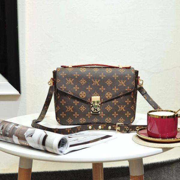 old flower bag 2021 fashion brand lock single shoulder postman bag fashion portable oblique cross women's
old flower bag 2021 fashion brand lock single shoulder postman bag fashion portable oblique cross women's