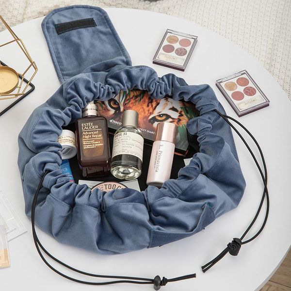 style velvet lazy makeup bag women's large capacity portable drawstring cosmetics storage ins online celebrity travel of bags
style velvet lazy makeup bag women's large capacity portable drawstring cosmetics storage ins online celebrity travel of bags
