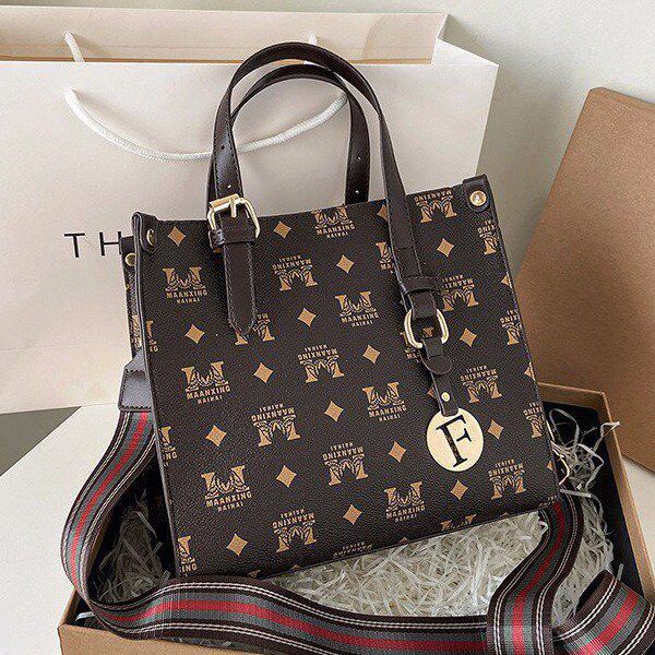 bag female 2021 fashion retro one shoulder messenger student ins versatile large capacity luxuryss designerss bag yw
bag female 2021 fashion retro one shoulder messenger student ins versatile large capacity luxuryss designerss bag yw
