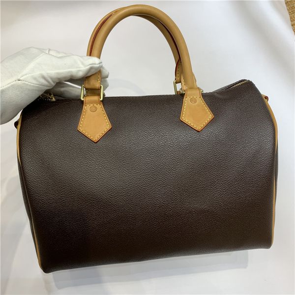fashion women handbags travel duffle bags totes clutch bag genuine leather handbag purses 30cm crossbody bags
fashion women handbags travel duffle bags totes clutch bag genuine leather handbag purses 30cm crossbody bags