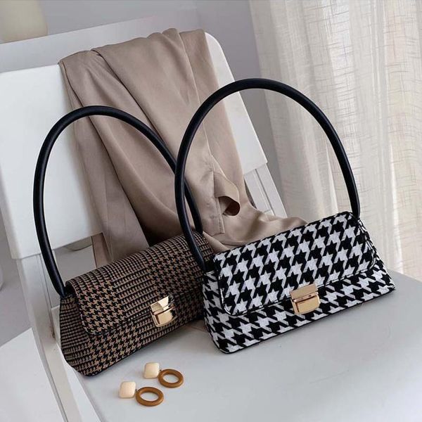 retro striped plaid crossbody bag underarm baguette for woman ladies chain shoulder slung female handbag and purse duffel bags
retro striped plaid crossbody bag underarm baguette for woman ladies chain shoulder slung female handbag and purse duffel bags