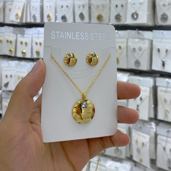 earrings & necklace stainless steel chain for man women gold silver color pendant round crystal donot fade jewelry
earrings & necklace stainless steel chain for man women gold silver color pendant round crystal donot fade jewelry