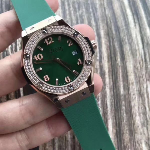 luxury ladies quartz watch waterproof stainless steel white dial simple and generous diamond design watches for women, Slivery;brown
luxury ladies quartz watch waterproof stainless steel white dial simple and generous diamond design watches for women, Slivery;brown