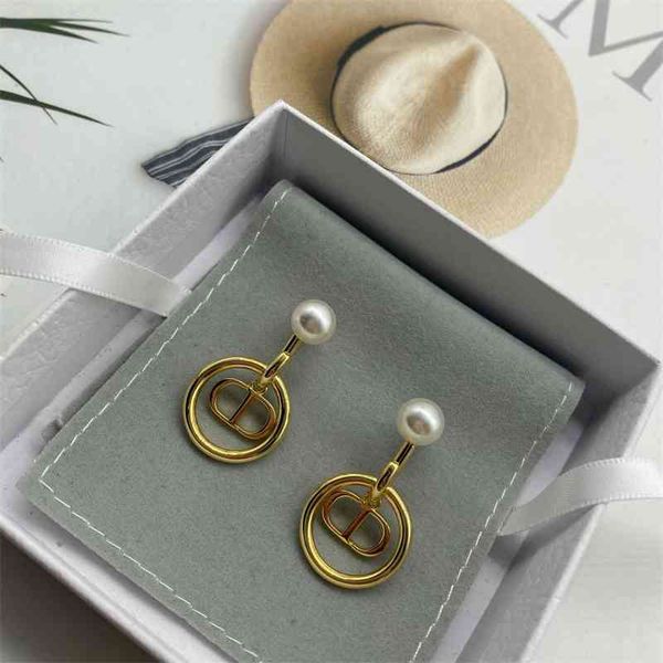 70% off outlet online 2021 new earrings classic letter high version fashion earrings for women, Golden
70% off outlet online 2021 new earrings classic letter high version fashion earrings for women, Golden