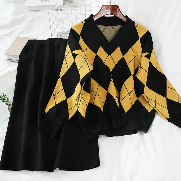 two piece dress mooirue 2021 winter women kintting 2 skirts set v neck plaid pullover sweater+elastic waist straight kintted sets, White
two piece dress mooirue 2021 winter women kintting 2 skirts set v neck plaid pullover sweater+elastic waist straight kintted sets, White