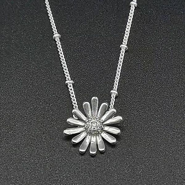 spring style panjia s925 necklace pavé zircon small daisy flower clavicle chain retro fashion female 398964c chains, Silver
spring style panjia s925 necklace pavé zircon small daisy flower clavicle chain retro fashion female 398964c chains, Silver