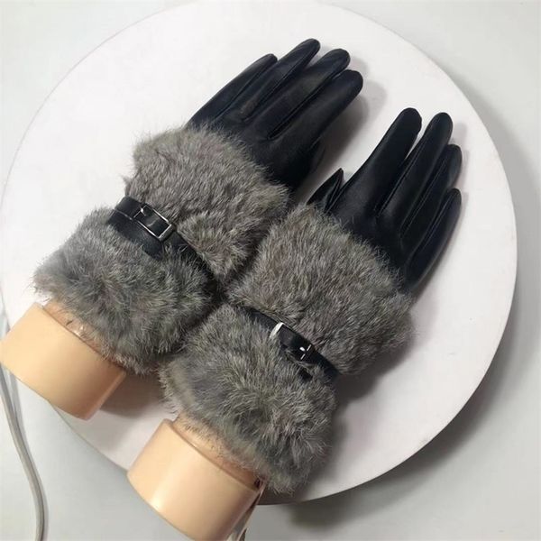 2021 new women's sheepskin gloves winter riding warm rabbit hair fashion outdoor touch screen leather, Black
2021 new women's sheepskin gloves winter riding warm rabbit hair fashion outdoor touch screen leather, Black