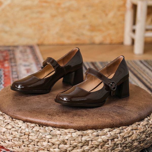 2021 spring mary jane sho single women's bright leather thick heels small one-sided belt
2021 spring mary jane sho single women's bright leather thick heels small one-sided belt