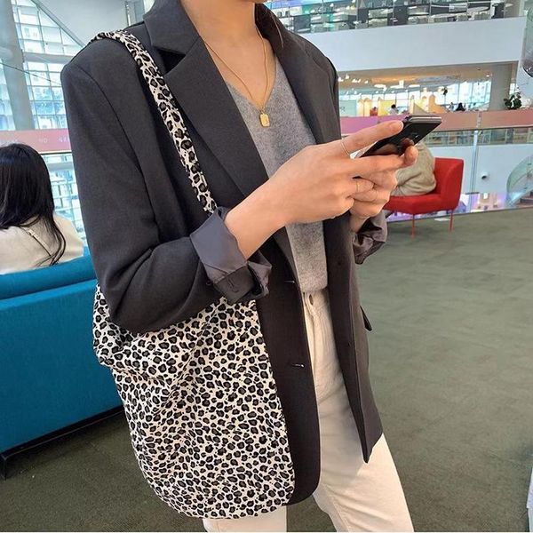 evening bags multicolor leopard floral pattern women's handbag fashion casual retro printed shoulder bag student large-capacity school
evening bags multicolor leopard floral pattern women's handbag fashion casual retro printed shoulder bag student large-capacity school