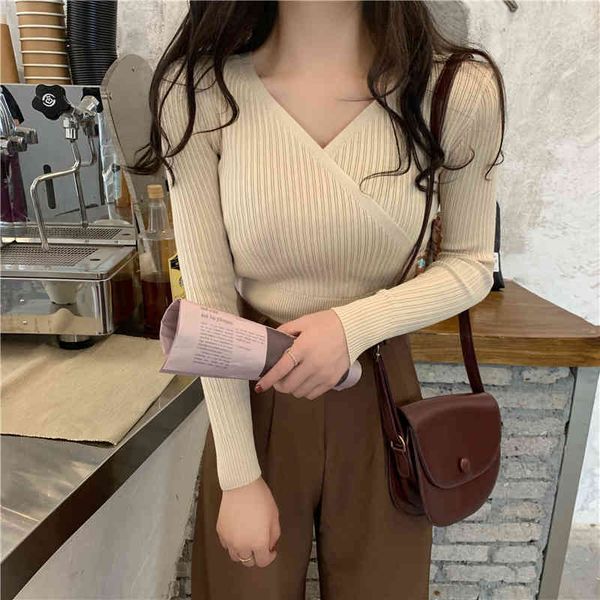 moluleva simple winter all-match v-neck cross female pullovers thin sweater mesh full sleeve jumpers, White;black
moluleva simple winter all-match v-neck cross female pullovers thin sweater mesh full sleeve jumpers, White;black