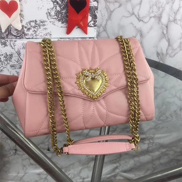 evening bags 2021 women's luxury design large-capacity shoulder bag metal chain love buckle inlaid pearl leather crossbody
evening bags 2021 women's luxury design large-capacity shoulder bag metal chain love buckle inlaid pearl leather crossbody