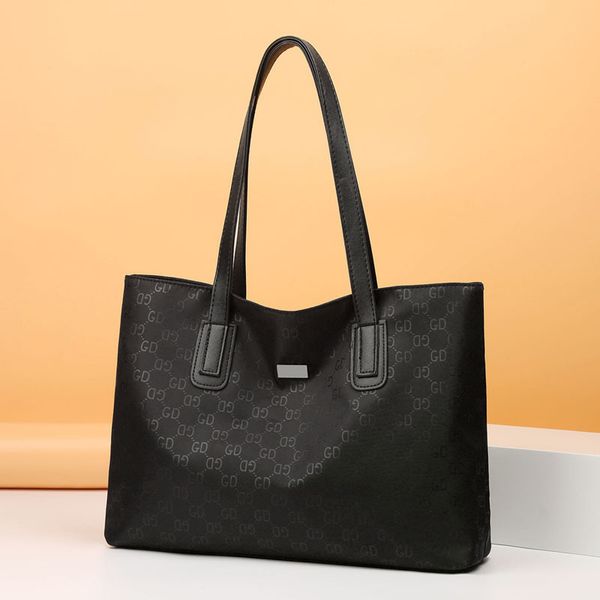 women's new 2021 fashion simple single shoulder tote waterproof large capacity strong and durable shopping bag
women's new 2021 fashion simple single shoulder tote waterproof large capacity strong and durable shopping bag