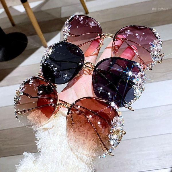 sunglasses fashion luxury bling sun glasses vintage shades for women big diamond eyeglasses gafas de sol mujer 2021, White;black
sunglasses fashion luxury bling sun glasses vintage shades for women big diamond eyeglasses gafas de sol mujer 2021, White;black