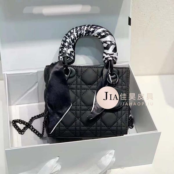 new frosted princess diana with three and four mini rhombic sheepskin chain women's bag 2021 xnf2 y039 ofn6
new frosted princess diana with three and four mini rhombic sheepskin chain women's bag 2021 xnf2 y039 ofn6
